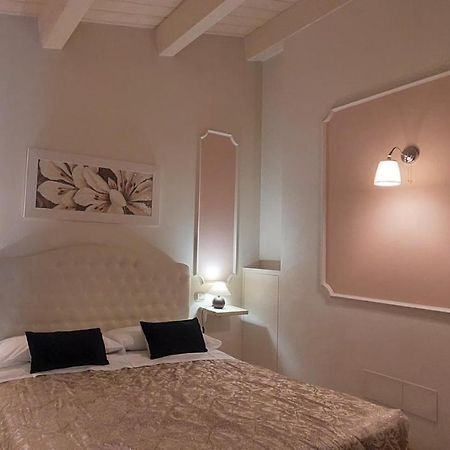 Il Piccolo Giglio Bed & Breakfast Porto SantʼElpidio Exterior foto