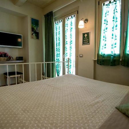 Il Piccolo Giglio Bed & Breakfast Porto SantʼElpidio Exterior foto