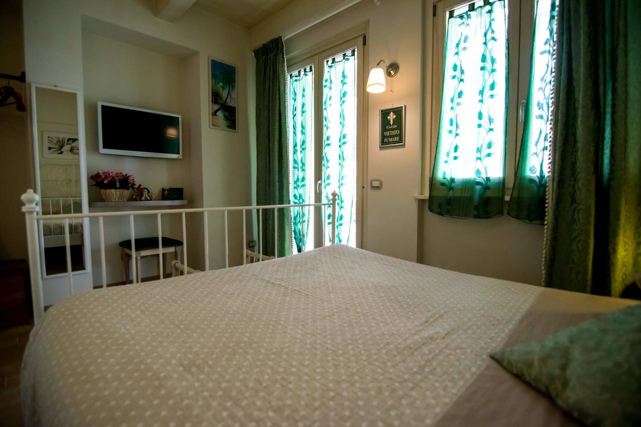 Il Piccolo Giglio Bed & Breakfast Porto SantʼElpidio Exterior foto